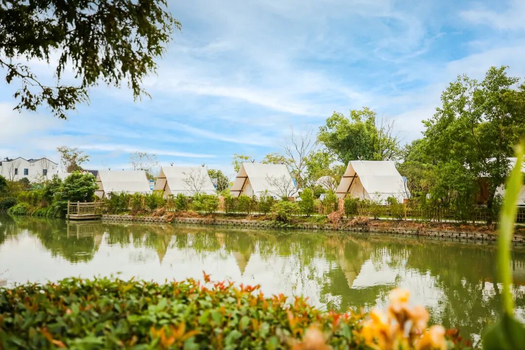 ħ���ܱߵ��ؾ�¶Ӫ�أ������տ��������Ӱ��ȫ�����