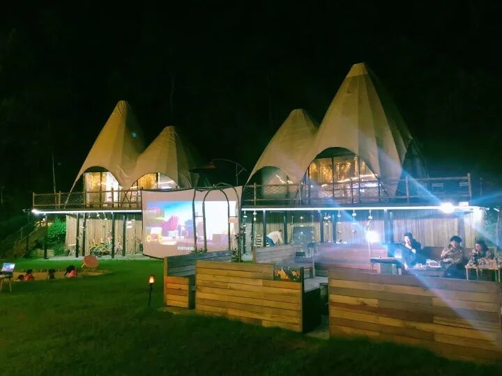 ħ���ܱߵ��ؾ�¶Ӫ�أ������տ��������Ӱ��ȫ�����