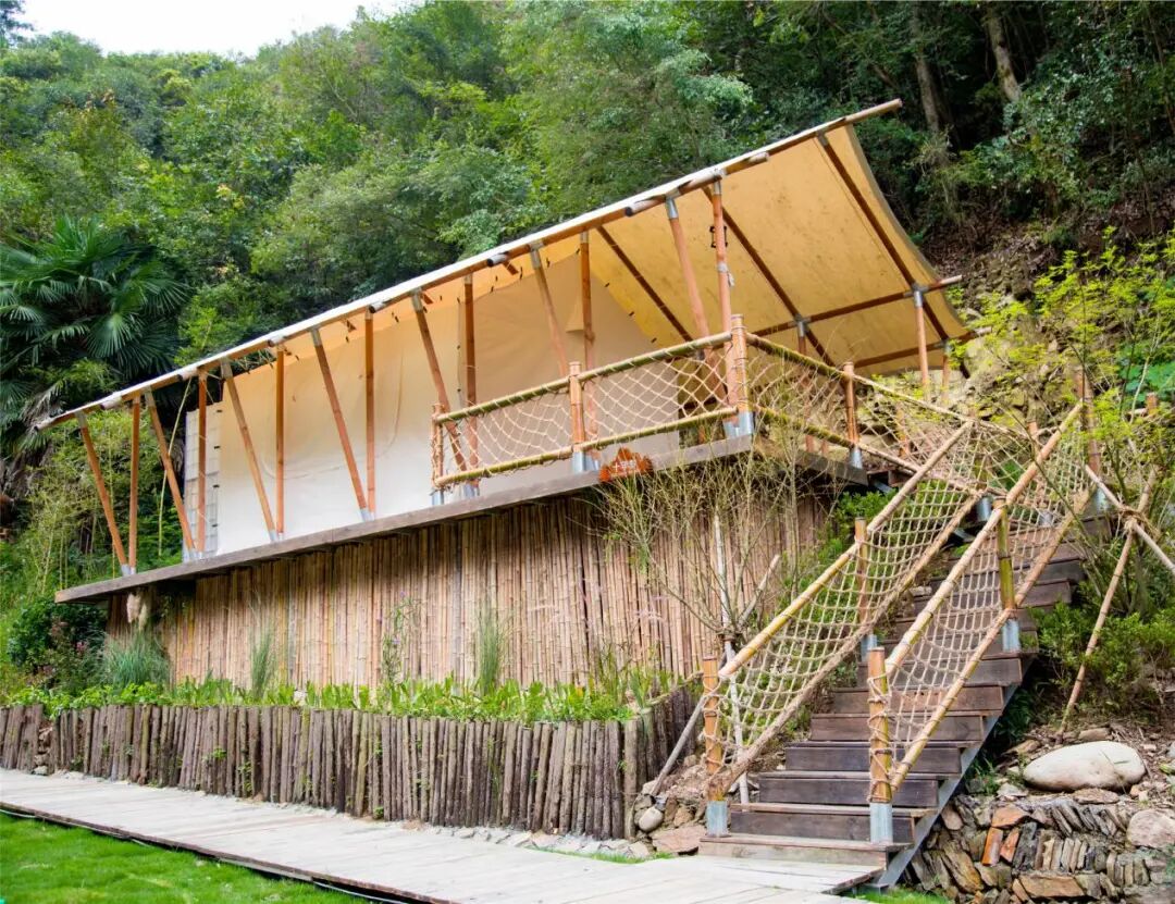 ħ���ܱߵ��ؾ�¶Ӫ�أ������տ��������Ӱ��ȫ�����