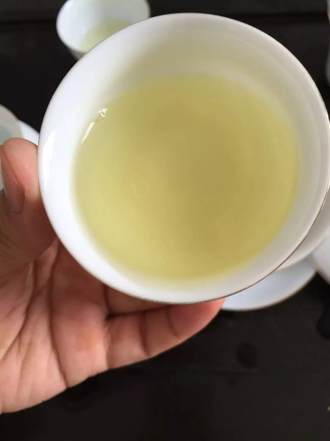 茶汤滑口还是有阻滞感往往可以在吞咽时感受,高档安溪铁观音茶汤要求