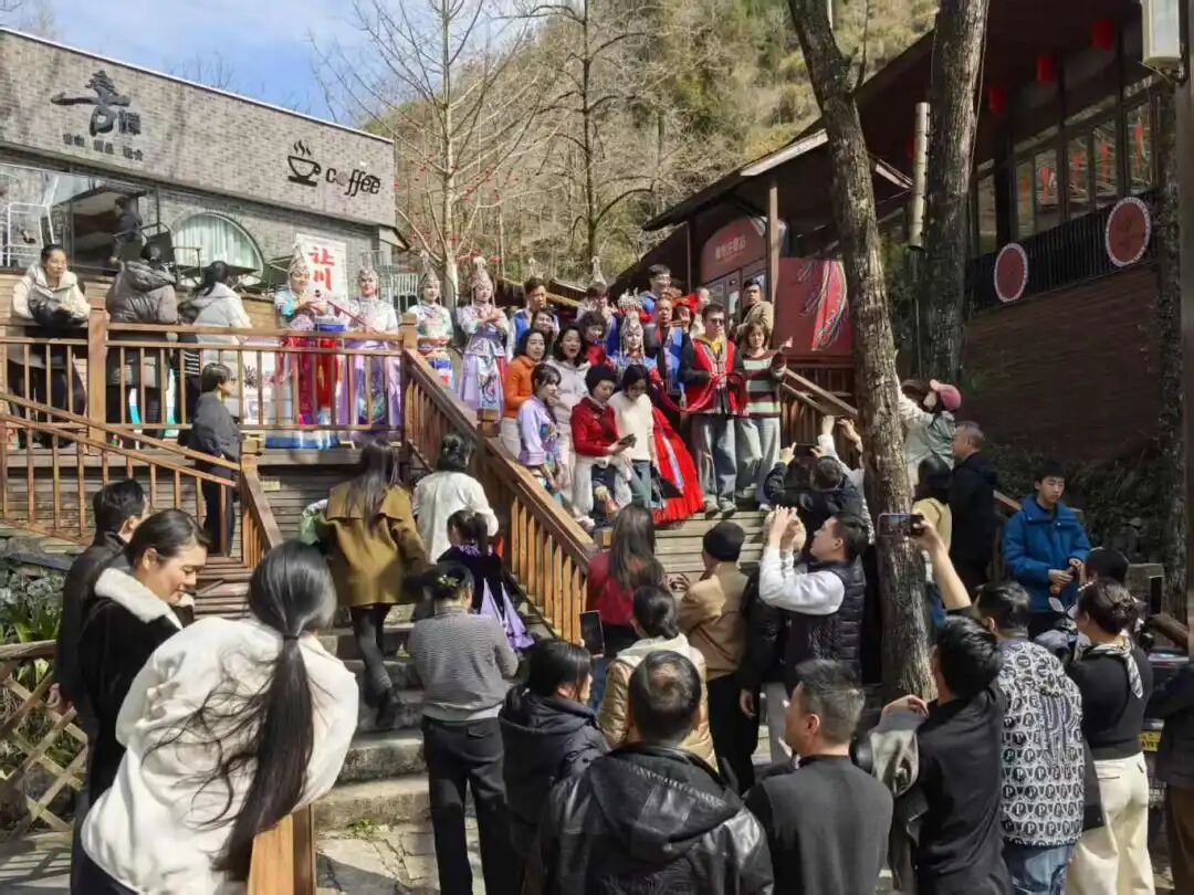 西坑让川民族村“凤凰畲乡 恋上让川”凤仪巡游活动.jpg