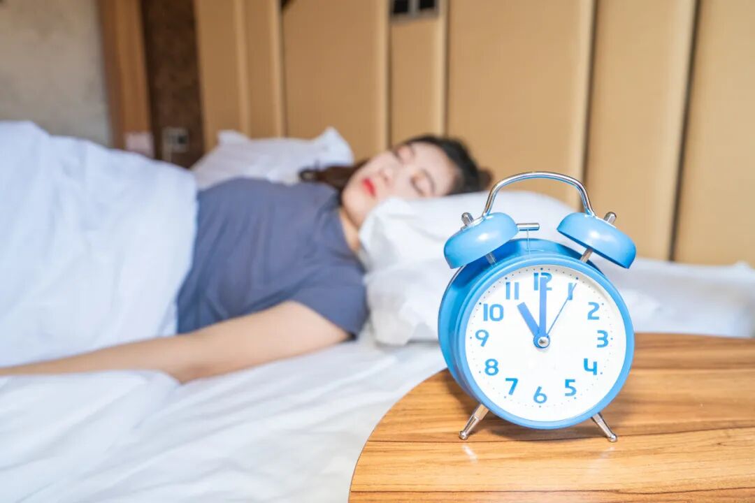 今天周日，却要上班！调休为什么让人如此疲惫？