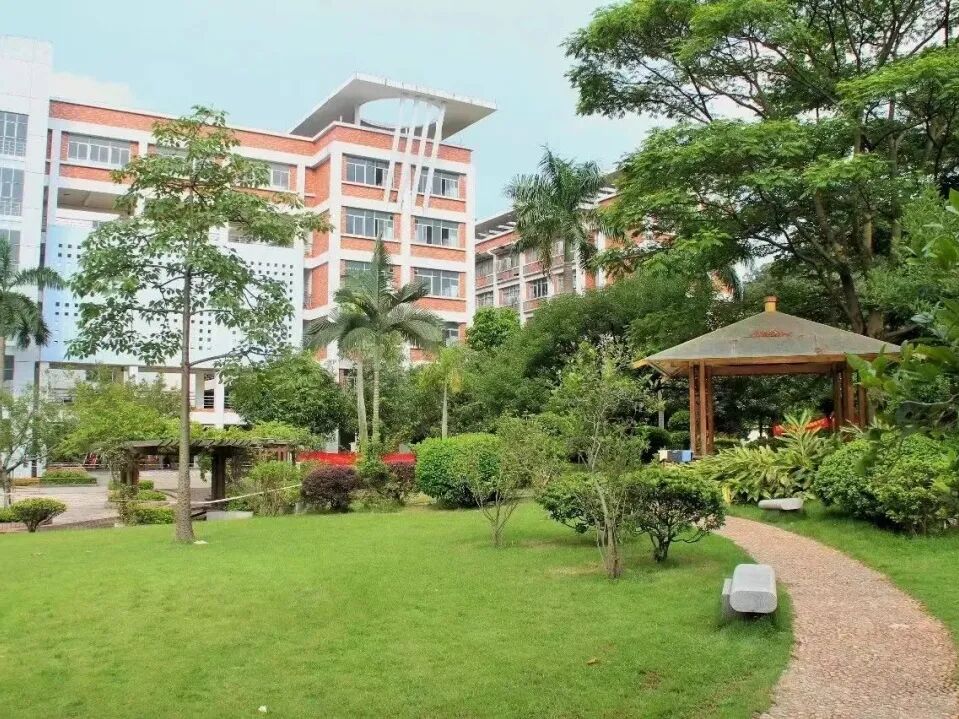 公办广州科技贸易职业学院2023录取分数环境宿舍介绍