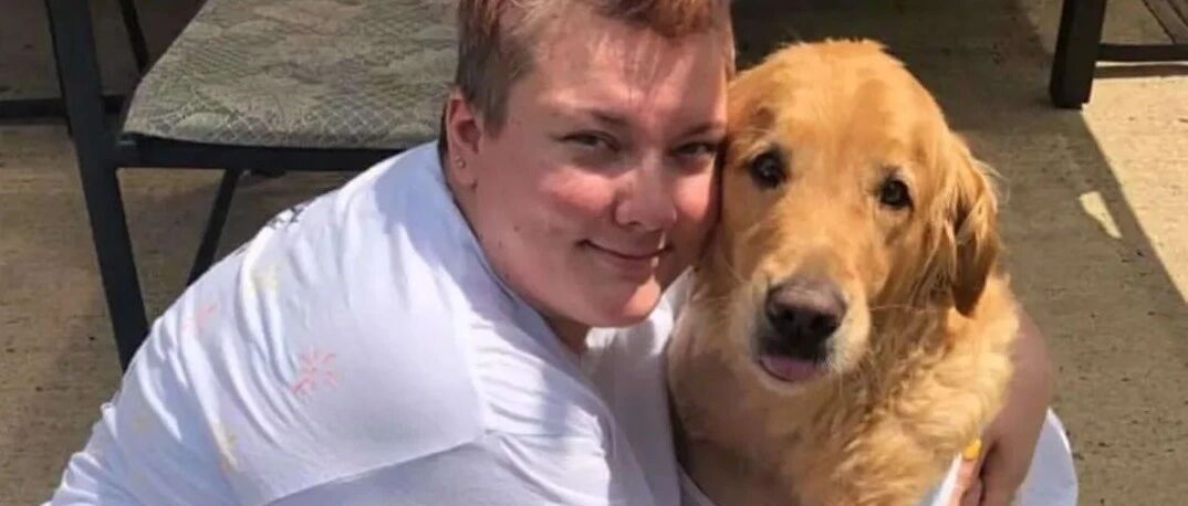 在大金毛的陪伴下，她抗癌成功，然而紧接着狗狗被查出患有癌症...