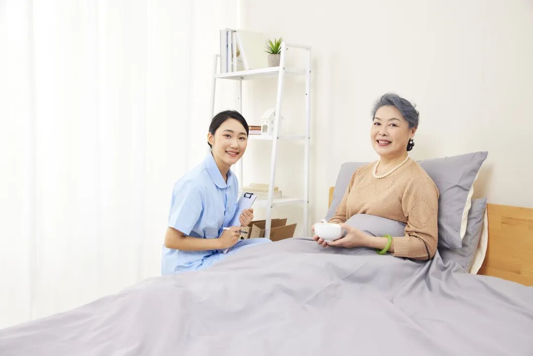 卧床老人怎么护理护理知识 ｜ 护理卧床老人要注意哪些问题，如何正确护理呢？_https://www.jmylbn.com_新闻资讯_第3张