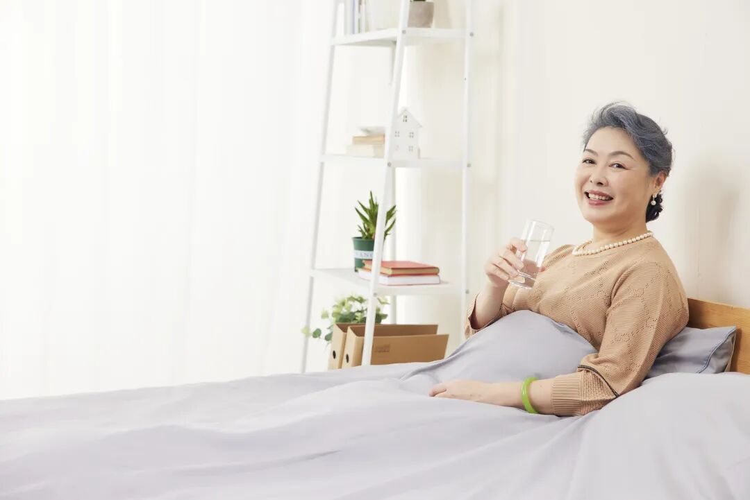 卧床老人怎么护理护理知识 ｜ 护理卧床老人要注意哪些问题，如何正确护理呢？_https://www.jmylbn.com_新闻资讯_第5张