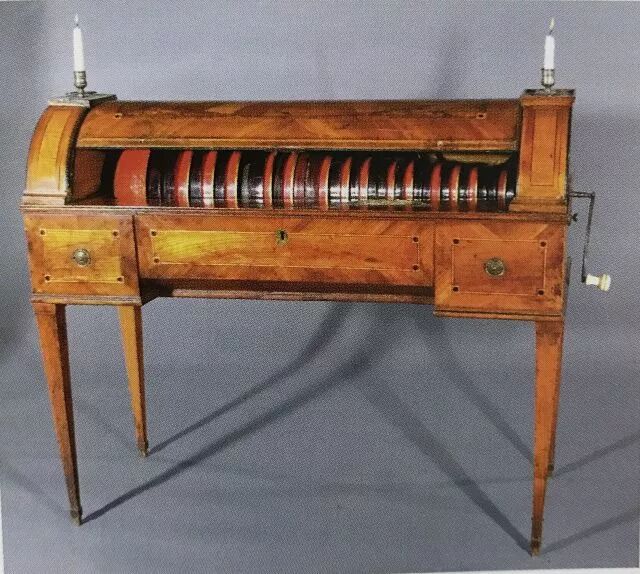 luofu 玻璃琴 简单而令人惊异的声音 用湿手指在玻璃边框上摩擦的声音