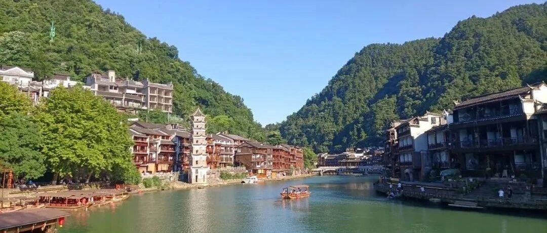 父母是孩子的向导