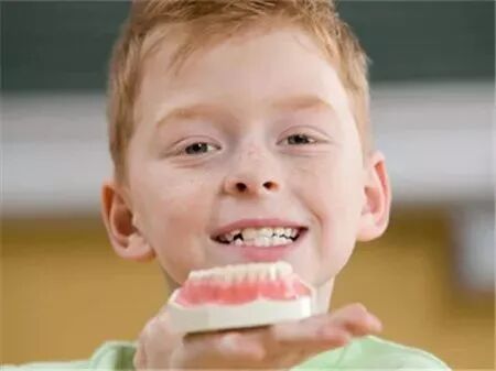 干货 | 孩子乳牙早失不是小事，家长应该这么做！