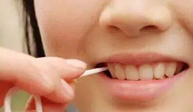 “食物嵌塞”非小事，当心蛀牙找上门！