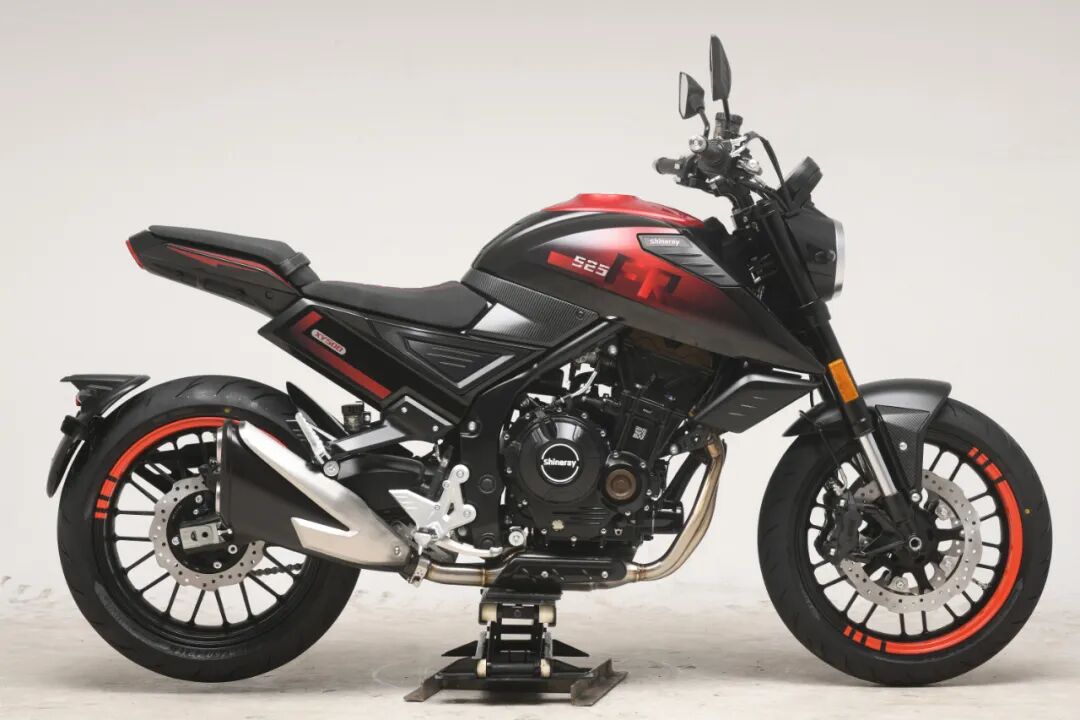 机械指针d级大灯,光形,亮度全面提升全新水冷四气门nbf250发动机动