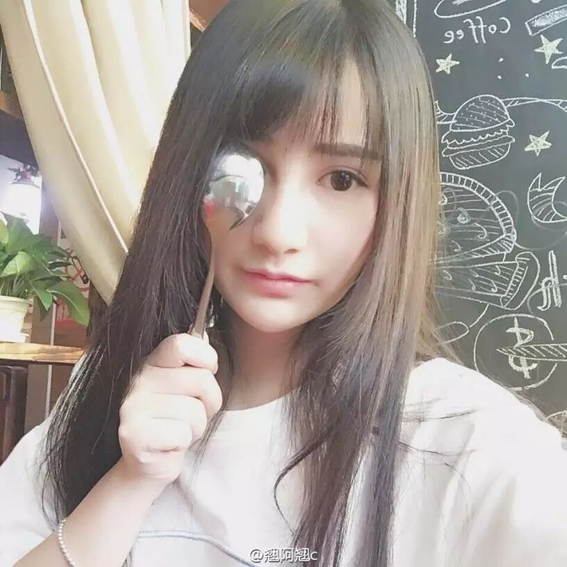 知道古手羽也是因为有个漂亮的女朋友.