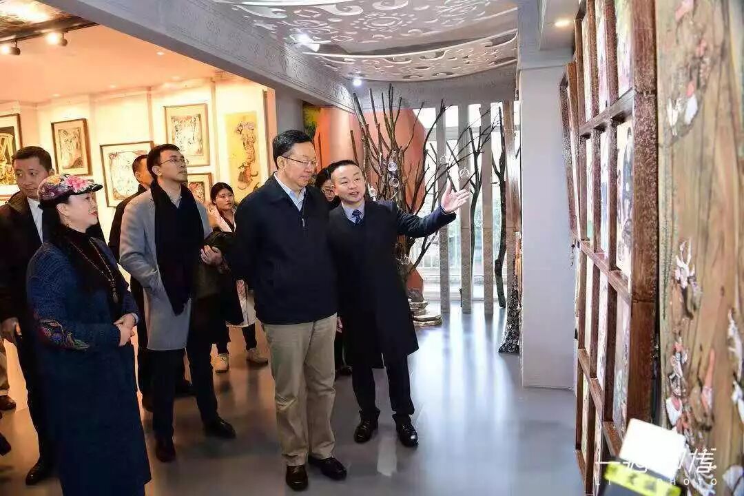 成华小学以大爱之心育莘莘学子 ，以大美之艺绘传世之作