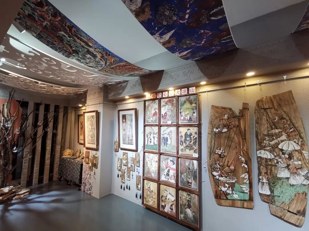 成华小学以大爱之心育莘莘学子 ，以大美之艺绘传世之作