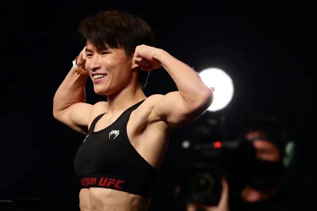 两回合ko乔安娜张伟丽我回来了