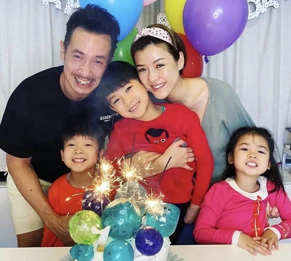 新剧停工！TVB知名夫妻档6岁女儿遭保姆传染确诊新冠，一家五口在家隔离（组图） - 6