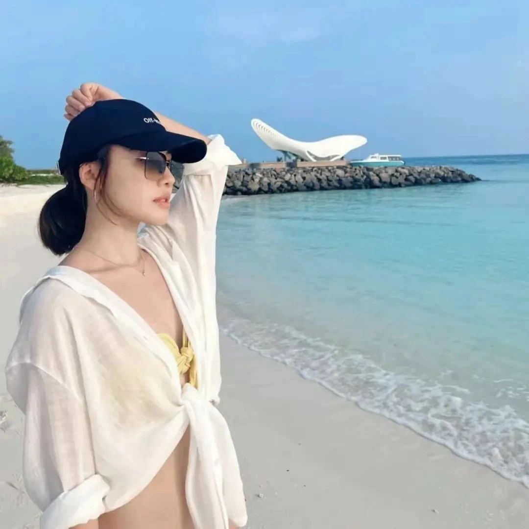 八年情逝!李施嬅分手后发霸气宣言,与曹敏莉低调庆生笑容灿烂