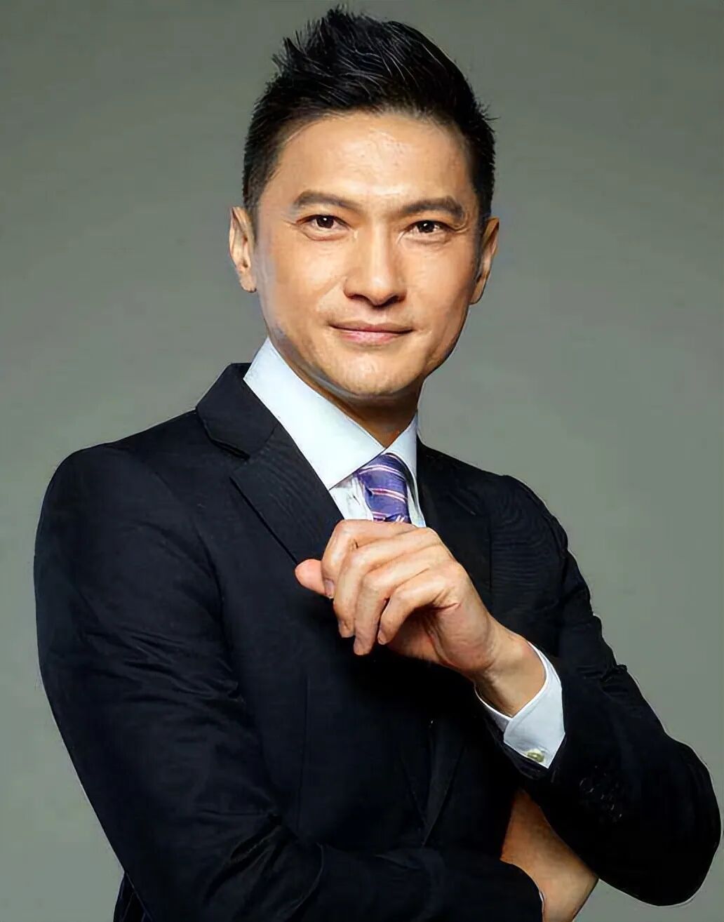 55岁陈锦鸿北上发展,患病儿子9岁才能独自上厕所,曾为对方息影