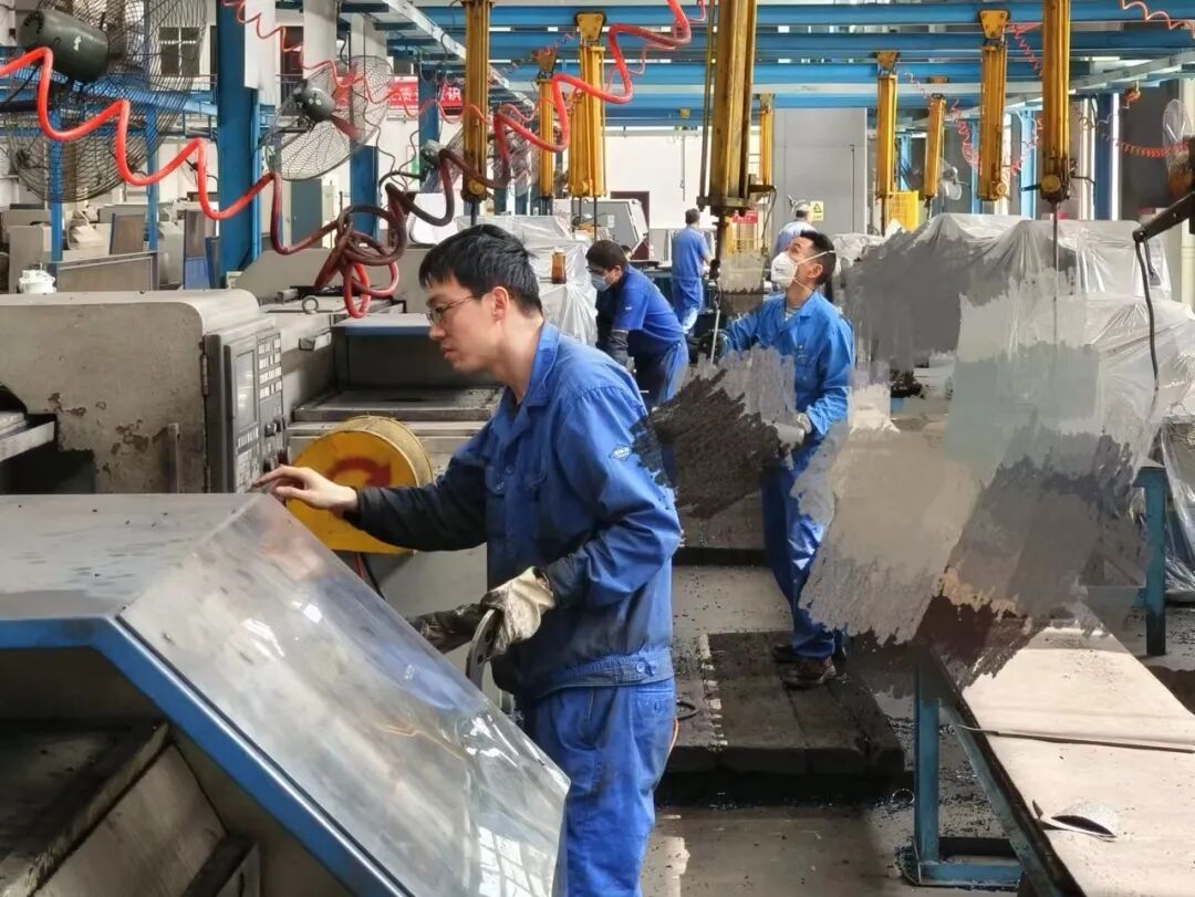 直击中国兵器豫西集团北方红阳公司最美劳动者的坚守瞬间