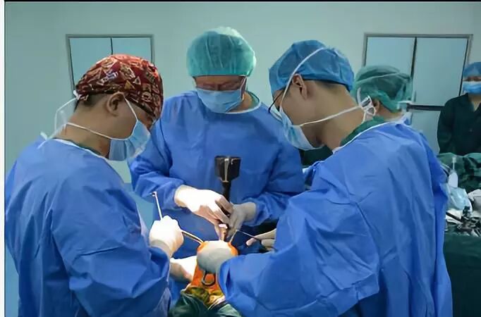 不用往三甲醫(yī)院跑，馬尾人家門口也能做骨科疑難手術(shù)