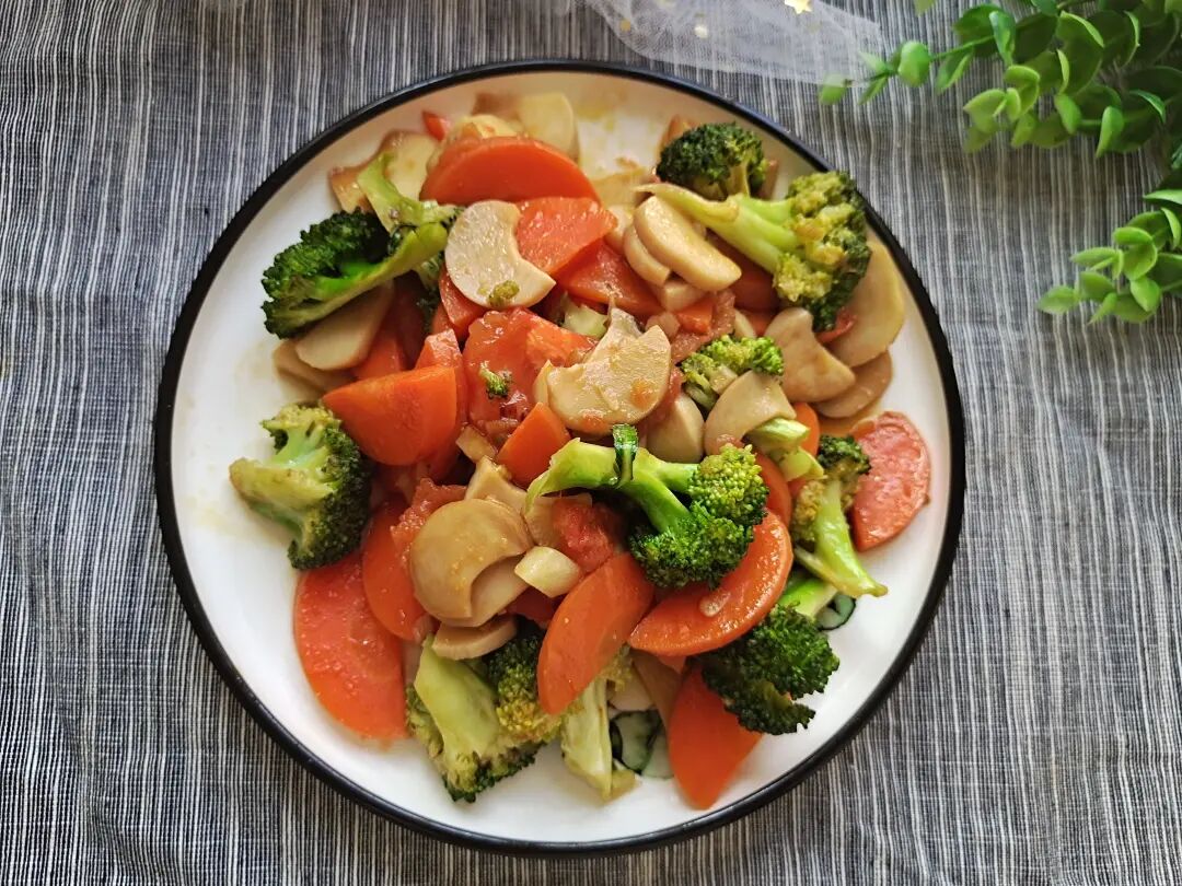 8道减肥食谱低脂营养热量低吃了不长肉