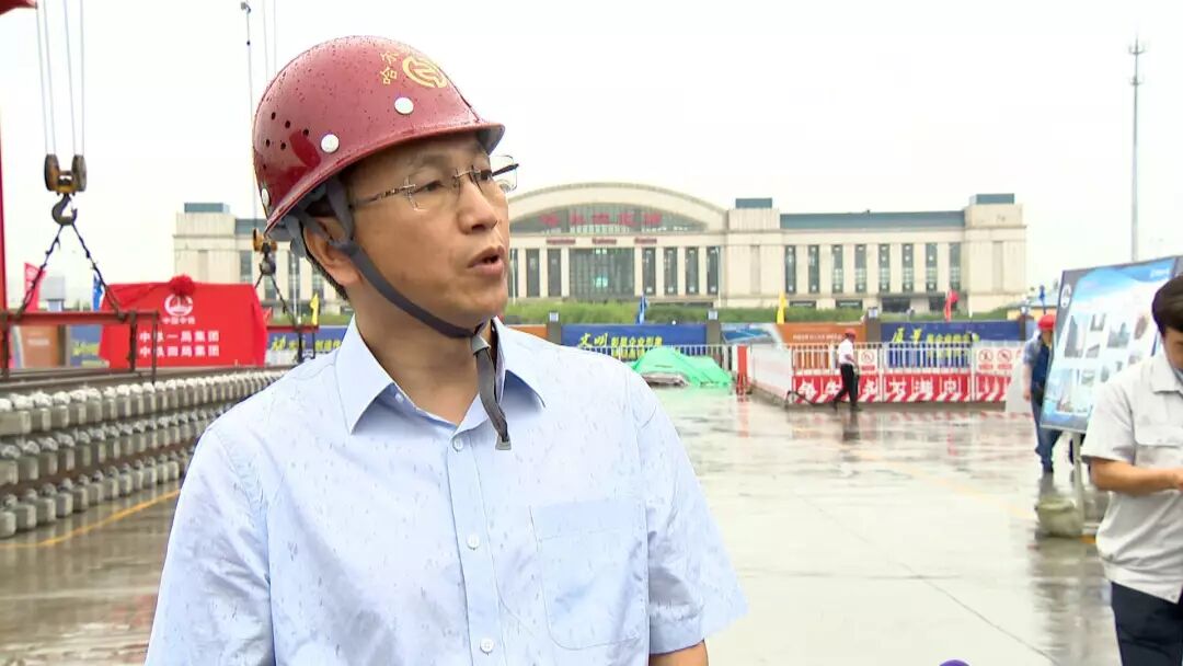 据哈尔滨地铁集团最新企业动态,林岩松已出任哈尔滨地铁集团党委书记