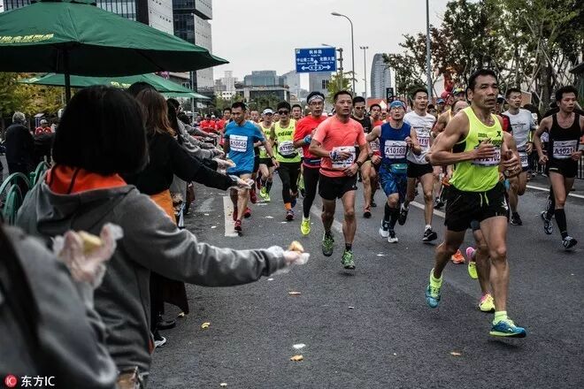 马拉松配速表与时间表_马拉松成绩对照配速表_马拉松配速表