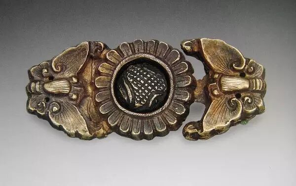 一颗扣子的文化——明代纽扣美如画