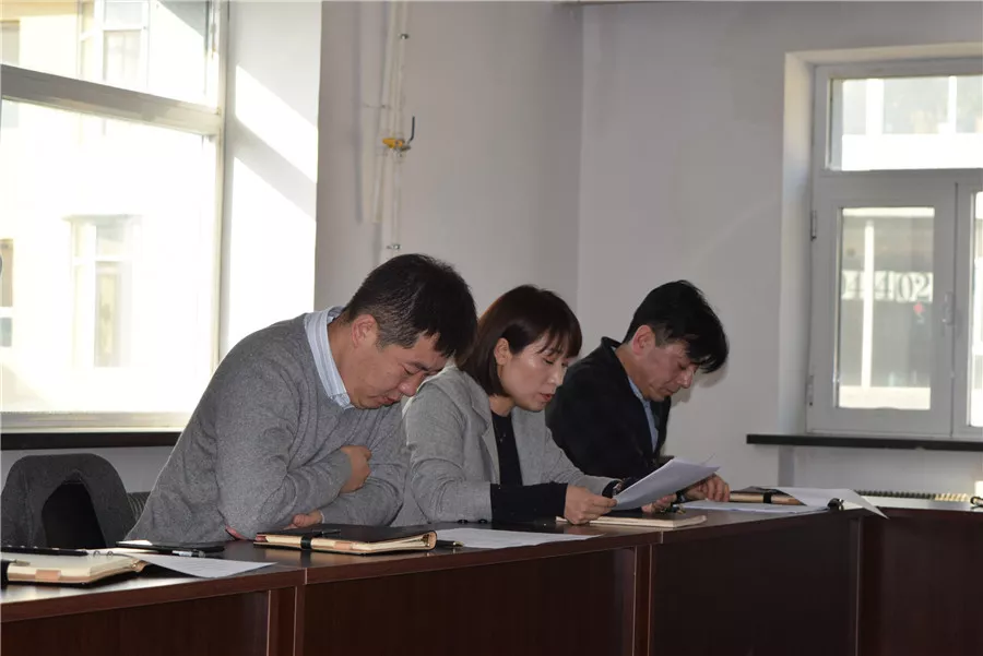 團市委召開機關黨員干部述職及黨員民主評議工作會議