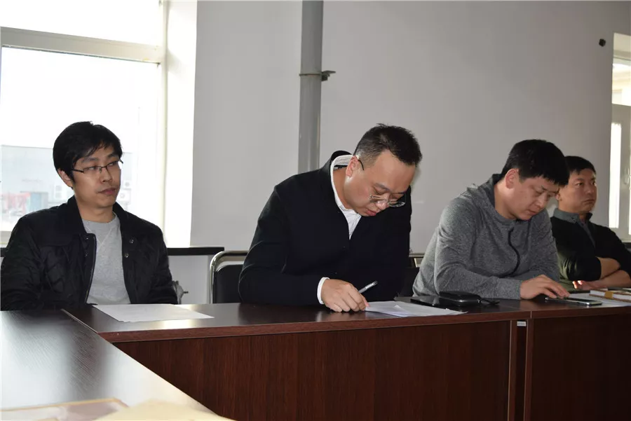 團市委召開機關黨員干部述職及黨員民主評議工作會議