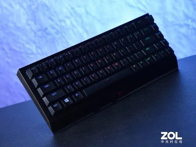 雷蛇雷云玩cf怎么设置_雷蛇雷云是什么_雷蛇鼠标必须下雷云吗