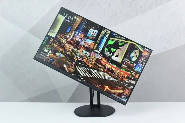 电脑桌面壁纸尺寸调整_电脑怎样调整桌面栏的位置_电脑只有壁纸没有桌面