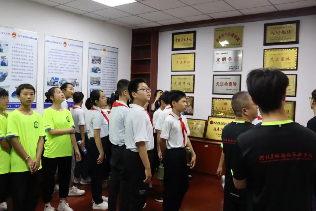 共护成长"检察开放日活动,邀请杂技艺术学校,新华小学30余名师生走进