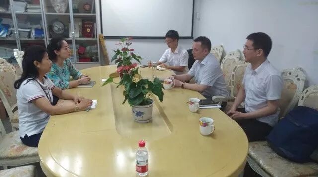 成都市淮州新城管委会副主任荣波一行到访浙江省四川商会