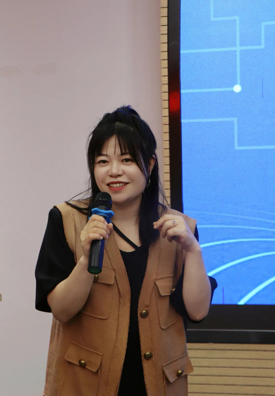 【川商讲堂】第十五期：中小企业向“专精特新”方向进行转型升级的益处