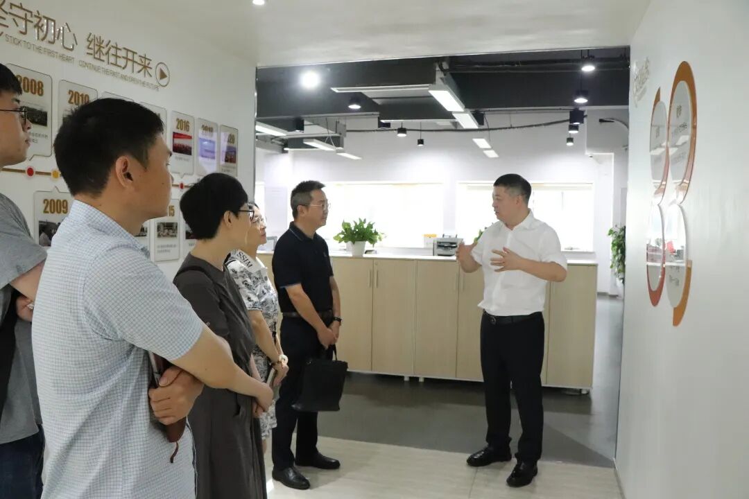 【来访】杭州市经信局产业合作处处长包环玉一行到访浙江省四川商会