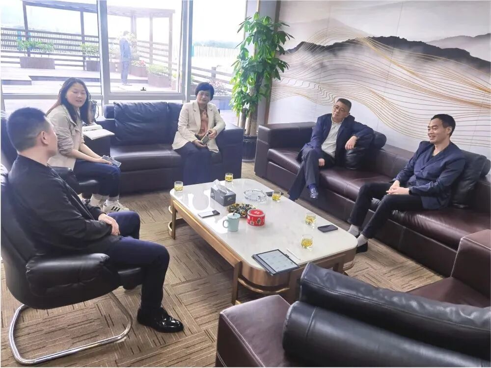 【浙江川商】杭州市余杭区领导一行考察浙江省四川商会常务副会长单位鹏远集团