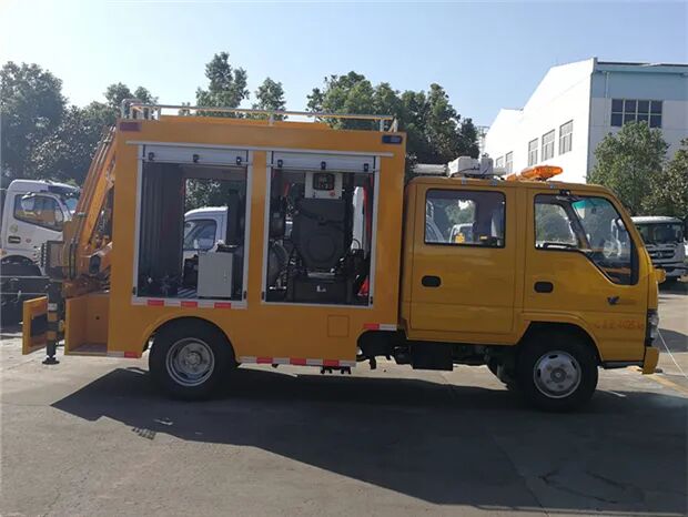 五十铃工程救险车(1000立方/2吨吊机)