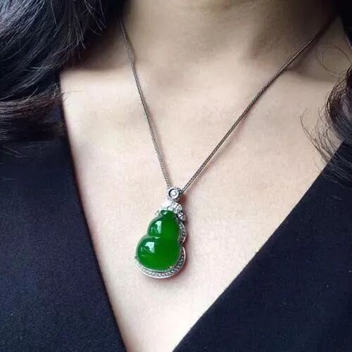 有人说，珠宝饰品不消磁的话，会带来灾祸。我们的翡翠到底需不需