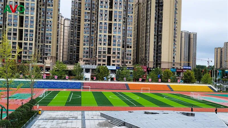 <a href='/product/' class='keys' title='点击查看关于人造草坪的相关信息' target='_blank'>人造草坪</a>足球场