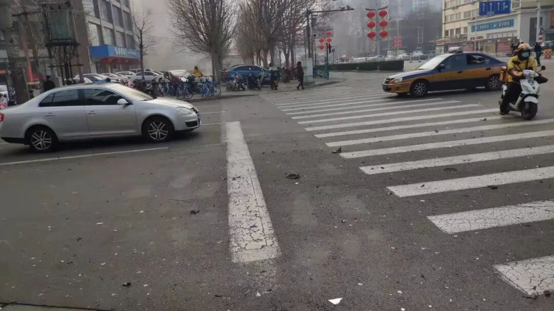 現場慘烈！石家莊111米高樓整棟起火！請設計師不要再跟總圖掙地盤了！的圖3