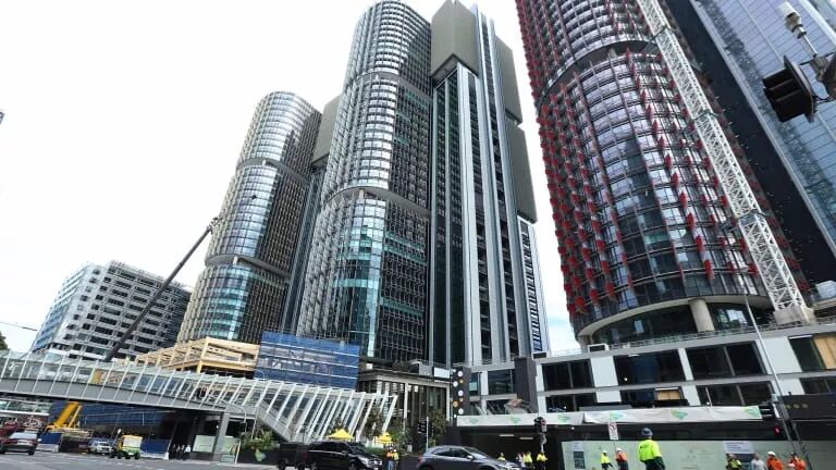地产信息 |评级遭下调 联实集团股价回落 - 1