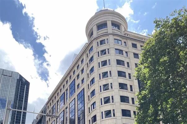 PolyNovo销售额飙升 股价跳涨逾10% 澳指周四早盘回落 能源股逆市上行 - 1