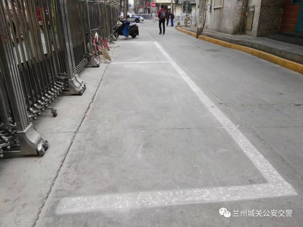 私划停车位 城关交警严治理