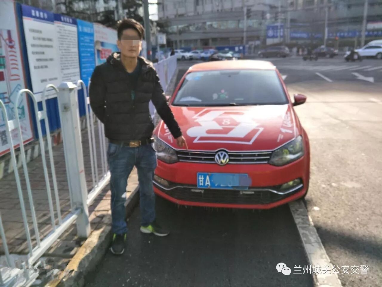 无证驾驶存侥幸 上路交警严查处