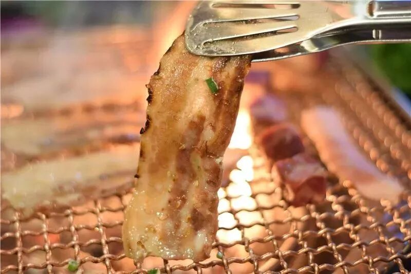 仅元抢门市价231元 源宿烧肉酒场2 3人餐 骰子牛肉 黑豚五花 松阪肉 大阪烧 鲍鱼 秋刀鱼 牛肉炒饭 蔬菜沙拉 雅舍食记