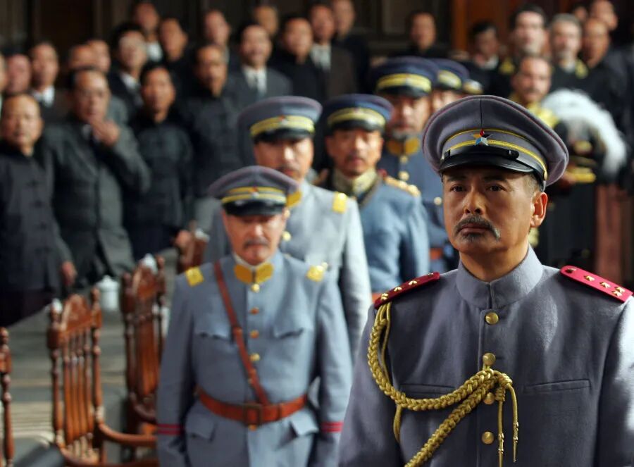 蔡锷假借去日本看病为由,与孙中山成立护国军,出师讨袁,很快袁世凯便