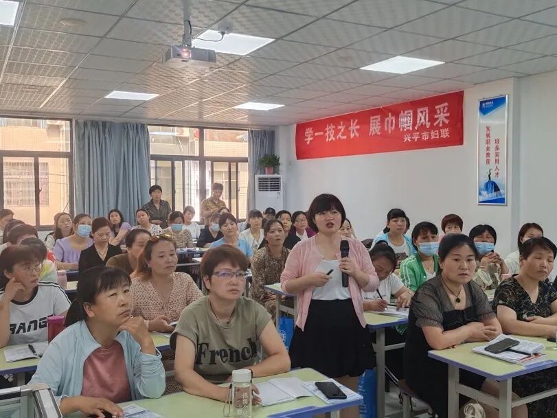 西安燕子月嫂小儿推拿培训