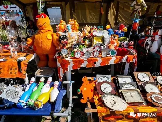 Sunday activities - Mini-markets, old blind boxes, discounts, fake high-end markets, real-life activities, $1 entry, zero share.