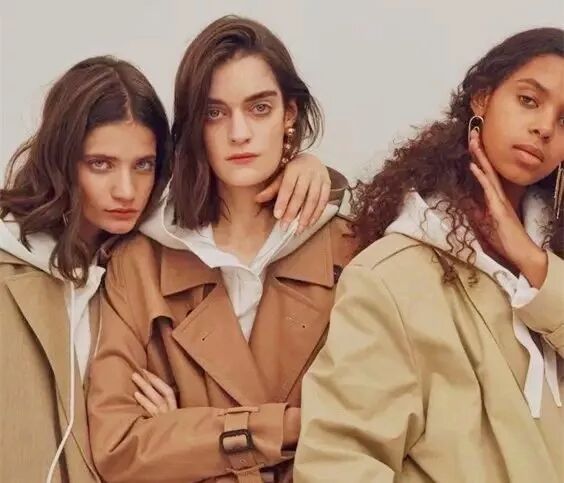 春天穿风衣+阔腿裤，简直就是气质精